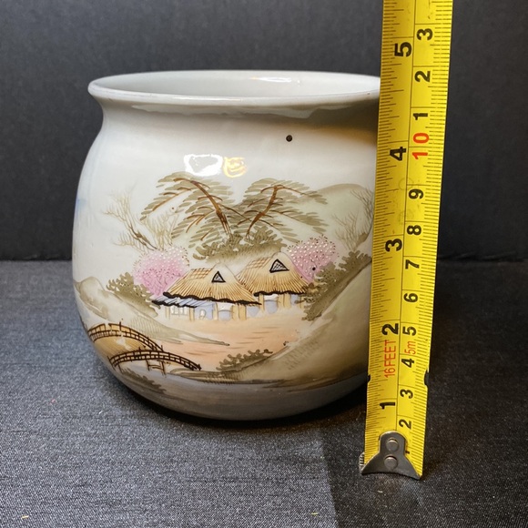 Vintage Pottery with Asian Scenery - Picture 7 of 7